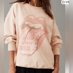 ⭐️American Eagle Rolling Stones Lips Holiday Sweatshirt⭐️